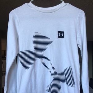 🧚‍♀️White Under Armour Long Sleeved Shirt🧚‍♀️